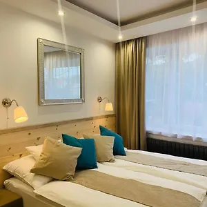  Aparthotel Egria